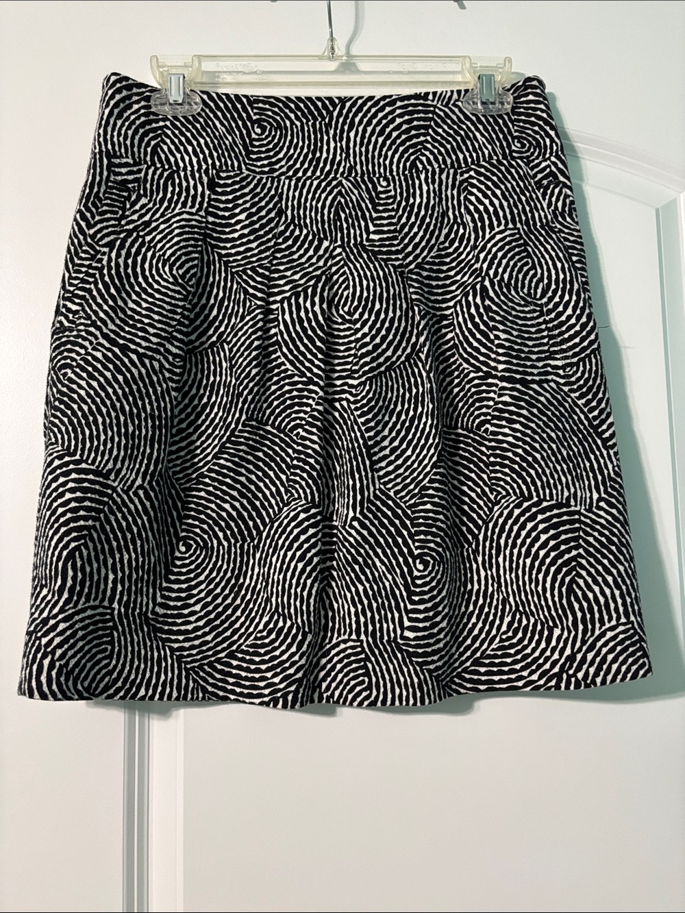 Ann Taylor Black & White Spiral-Textured A-Line Skirt
